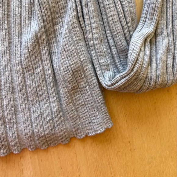 Garage cropped button down long sleeve v-neck t-shirt - Picture 3 of 6